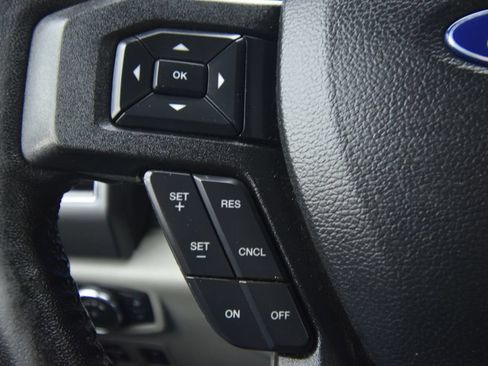 Used 2019 Ford F150 XLT w/ Equipment Group 302A Luxury AWD/4WD image 37