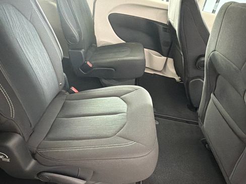 Used 2023 Chrysler Voyager LX FWD image 22