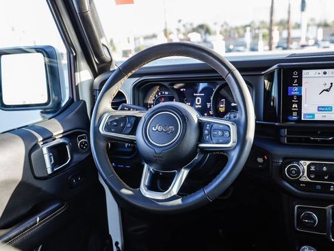 Used 2024 Jeep Wrangler Unlimited Sahara AWD/4WD image 18