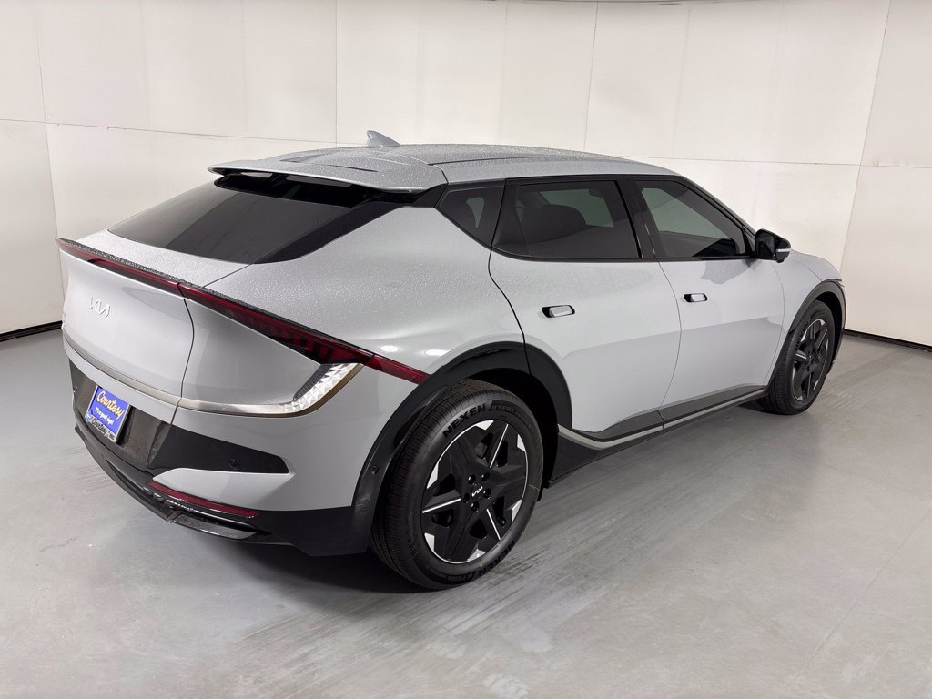 New 2026 Kia EV6 Wind RWD image 8