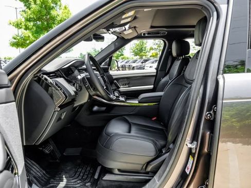 New 2026 Land Rover Range Rover Sport SE AWD/4WD image 3