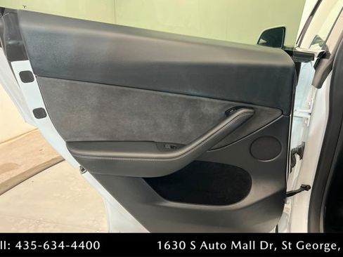 Used 2023 Tesla Model Y Performance AWD/4WD image 18