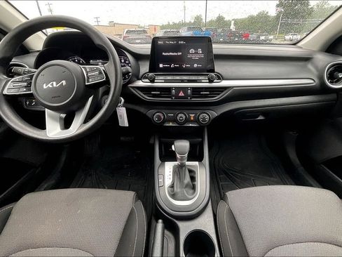 Used 2024 Kia Forte LXS w/ LXS Technology Package FWD image 5