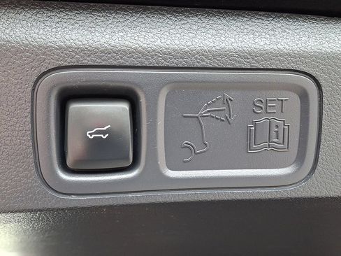 Used 2024 Ford Expedition Limited AWD/4WD image 34