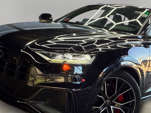 Used 2021 Audi SQ8 Premium Plus w/ SQ8 Black Optic Package image 15