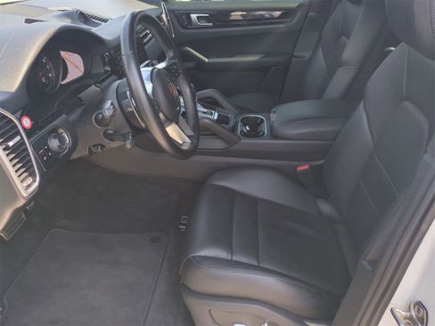 Used 2020 Porsche Cayenne S image 16