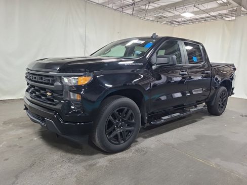 Used 2022 Chevrolet Silverado 1500 Custom RWD image 2