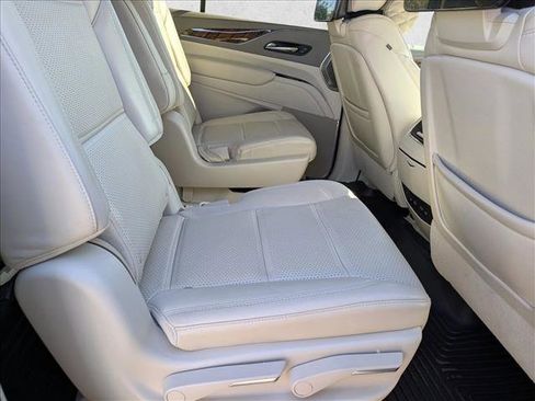 Used 2021 Cadillac Escalade ESV Sport Platinum image 27