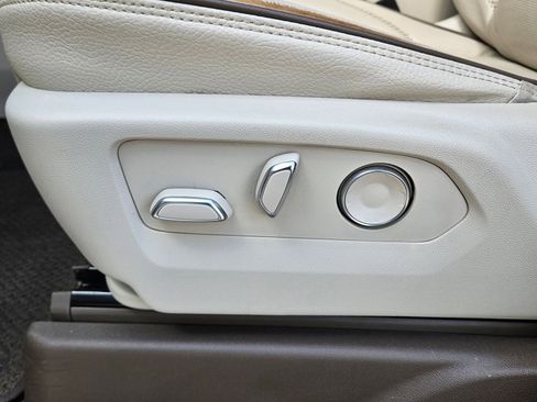 Used 2021 GMC Yukon Denali w/ Denali Ultimate Package image 23