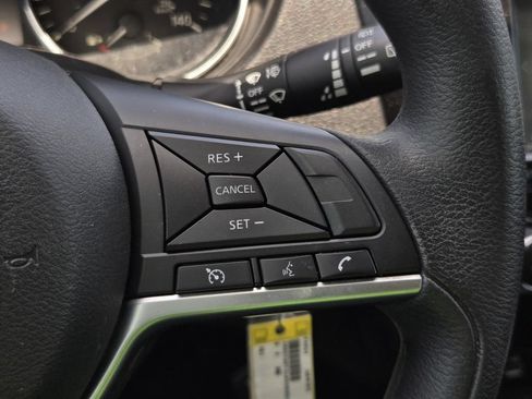 Used 2020 Nissan Rogue S FWD image 26