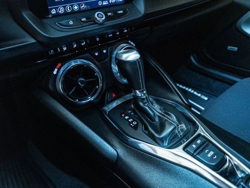 Used 2020 Chevrolet Camaro LT w/ Technology Package RWD image 27