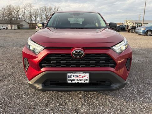 Used 2024 Toyota RAV4 LE AWD/4WD image 25