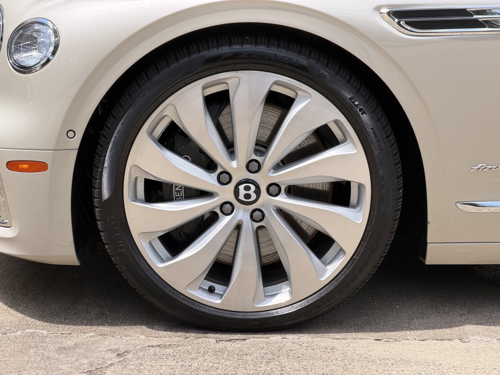 Used 2026 Bentley Flying Spur V8 AWD/4WD image 6