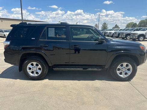 Used 2019 Toyota 4Runner SR5 AWD/4WD image 37