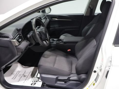 Used 2025 Toyota Camry LE FWD image 10