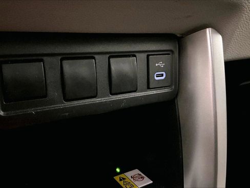 Used 2023 Toyota Corolla Cross LE image 31