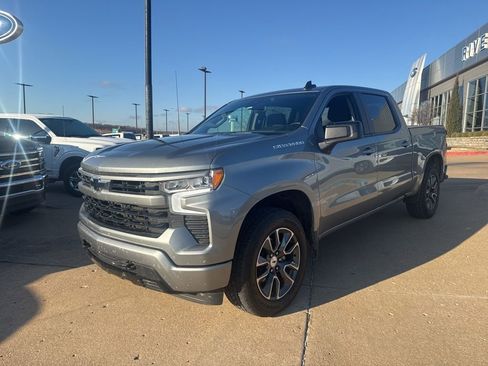Used 2023 Chevrolet Silverado 1500 RST image 3