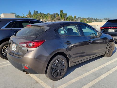 Used 2016 MAZDA MAZDA3 i Sport FWD image 4