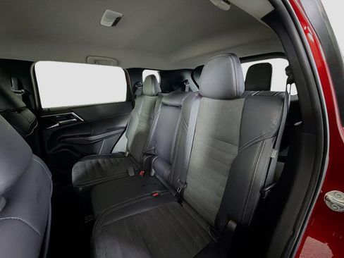 Used 2024 Mitsubishi Outlander SE Black Edition image 24