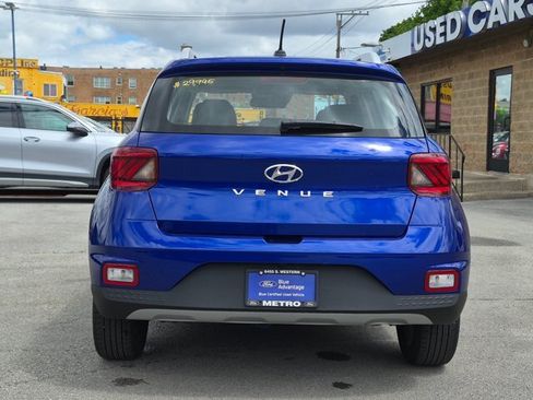 Used 2025 Hyundai Venue SEL FWD image 5