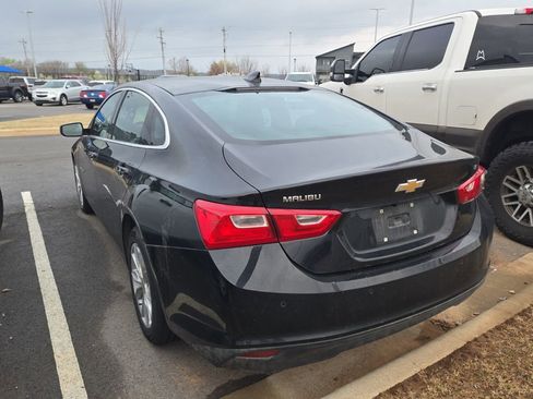 Used 2025 Chevrolet Malibu LT image 2