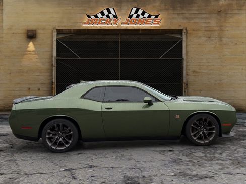 Used 2021 Dodge Challenger R/T Scat Pack RWD image 9