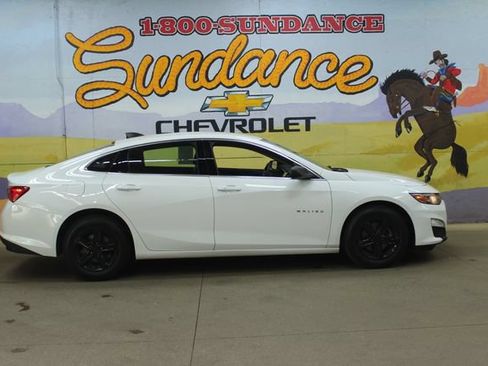 Used 2020 Chevrolet Malibu LS FWD image 1