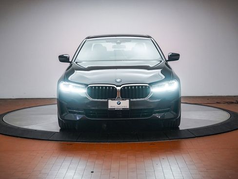 Certified 2023 BMW 530e RWD image 2
