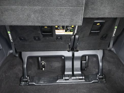 Used 2021 Toyota Sienna LE FWD image 12