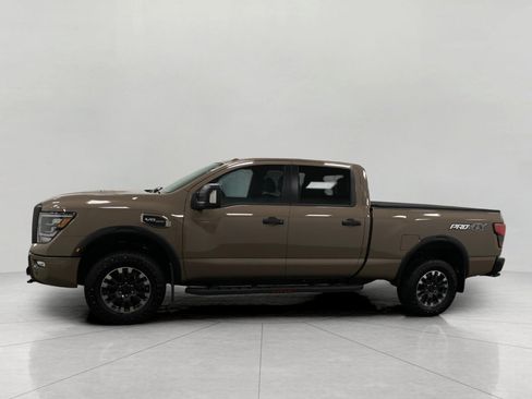 Used 2021 Nissan Titan PRO-4X w/ Pro-4x Convenience Package AWD/4WD image 9