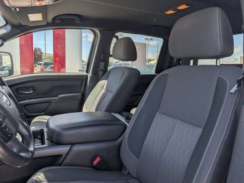 Used 2023 Nissan Titan SV w/ SV Convenience Package AWD/4WD image 7