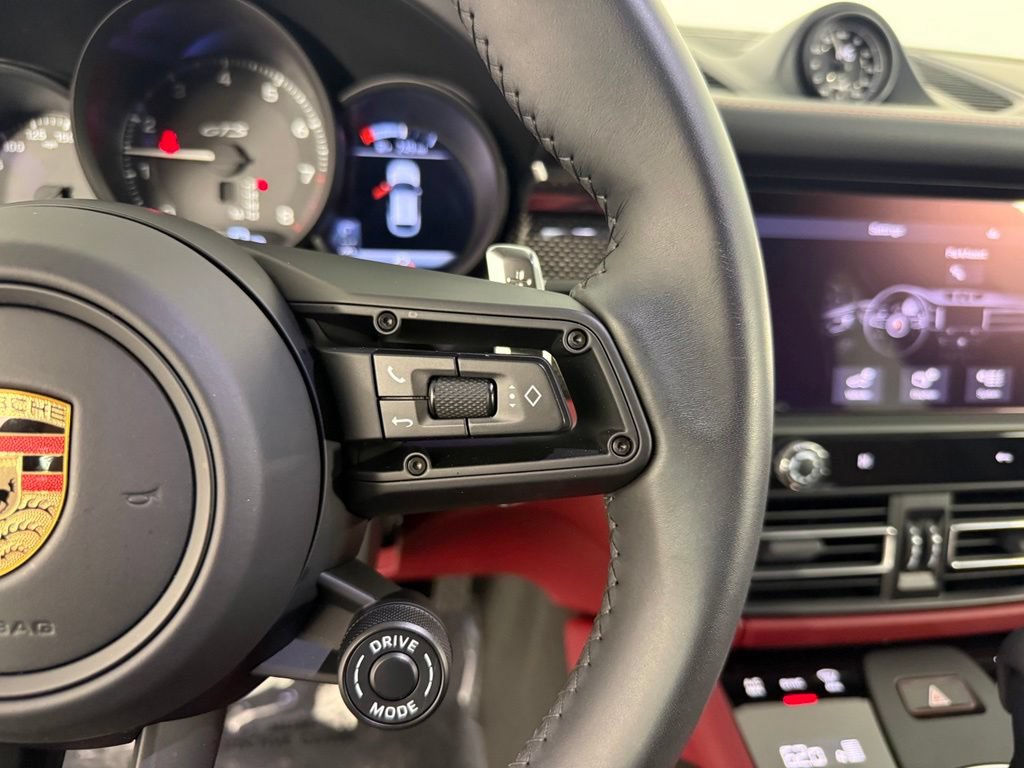 Certified 2025 Porsche Macan GTS AWD/4WD image 28