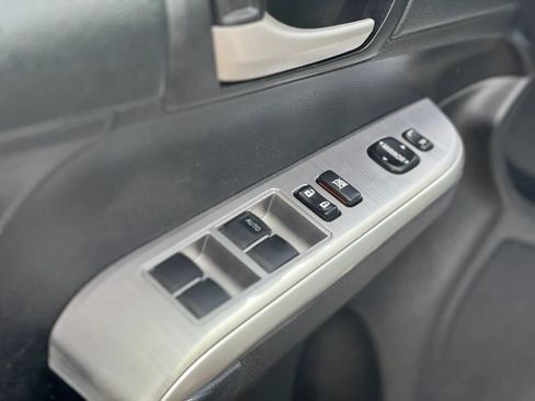 Used 2012 Toyota Camry SE FWD image 6