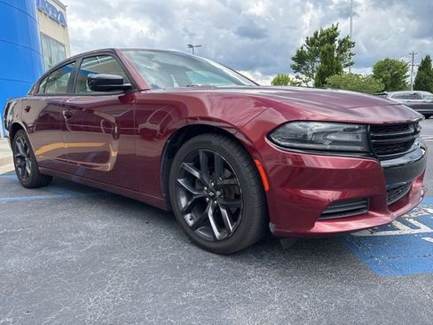 Used 2019 Dodge Charger SXT w/ Plus Group RWD image 3