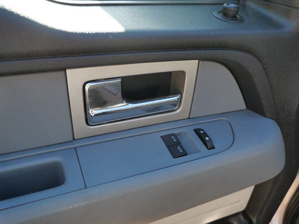 Used 2011 Ford F150 XLT w/ XLT Convenience Pkg AWD/4WD image 16
