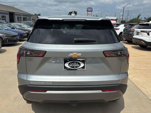 Used 2025 Chevrolet Equinox LT AWD/4WD image 5
