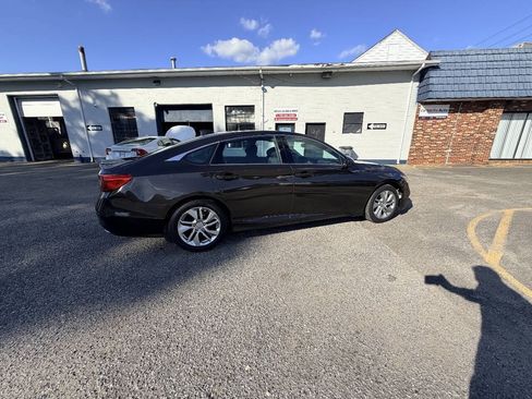Used 2018 Honda Accord LX image 15