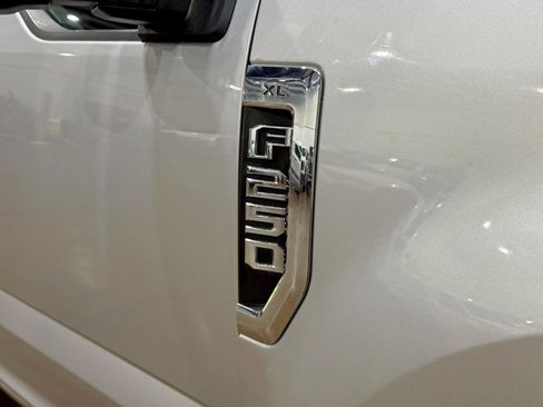 Used 2018 Ford F250 XL w/ Power Equipment Group AWD/4WD image 55