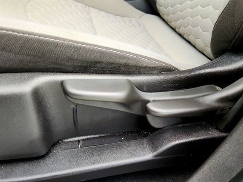 Used 2019 Chevrolet Equinox LS image 11