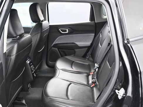 Used 2022 Jeep Compass Latitude image 32