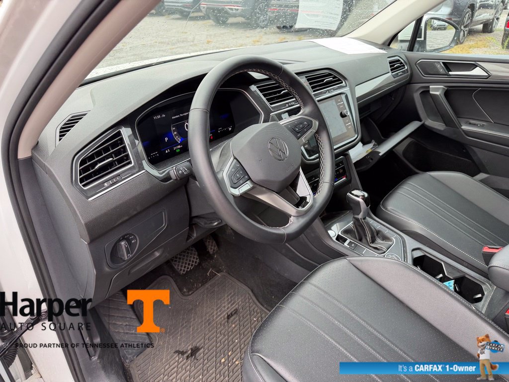 Used 2024 Volkswagen Tiguan SE w/ Panoramic Sunroof Package AWD/4WD image 14