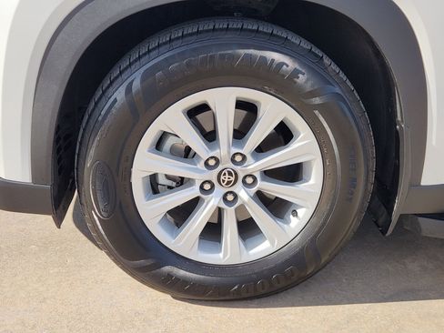 Used 2025 Toyota Grand Highlander AWD image 14