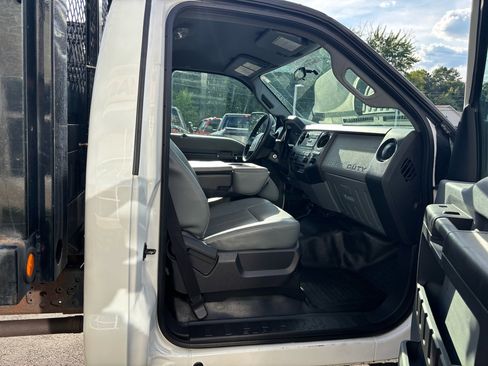 Used 2015 Ford F550 4x4 Regular Cab Super Duty image 37