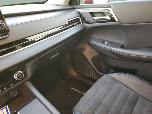 Used 2024 Mitsubishi Outlander SE image 24