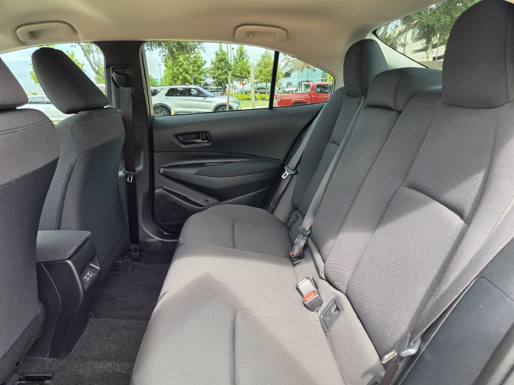 Used 2024 Toyota Corolla LE FWD image 27