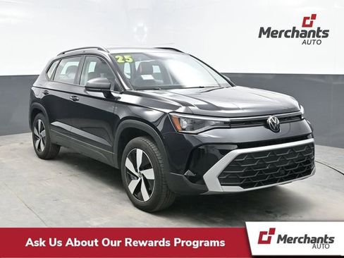 Used 2025 Volkswagen Taos S AWD/4WD image 1