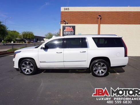 Used 2020 Cadillac Escalade ESV Platinum image 33