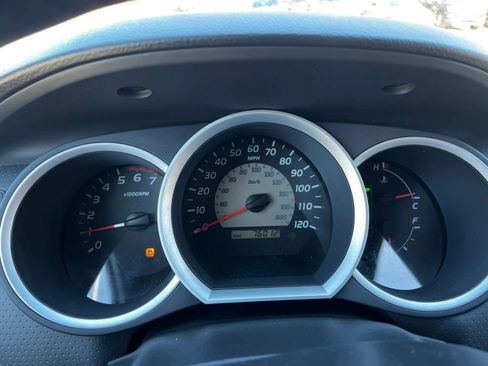 Used 2011 Toyota Tacoma 4x4 Double Cab w/ TRD Sport Pkg image 15