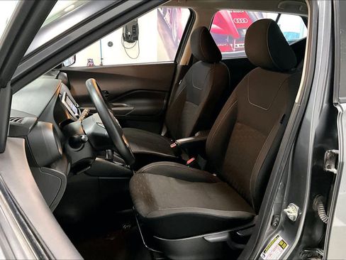 Used 2022 Nissan Kicks S image 10