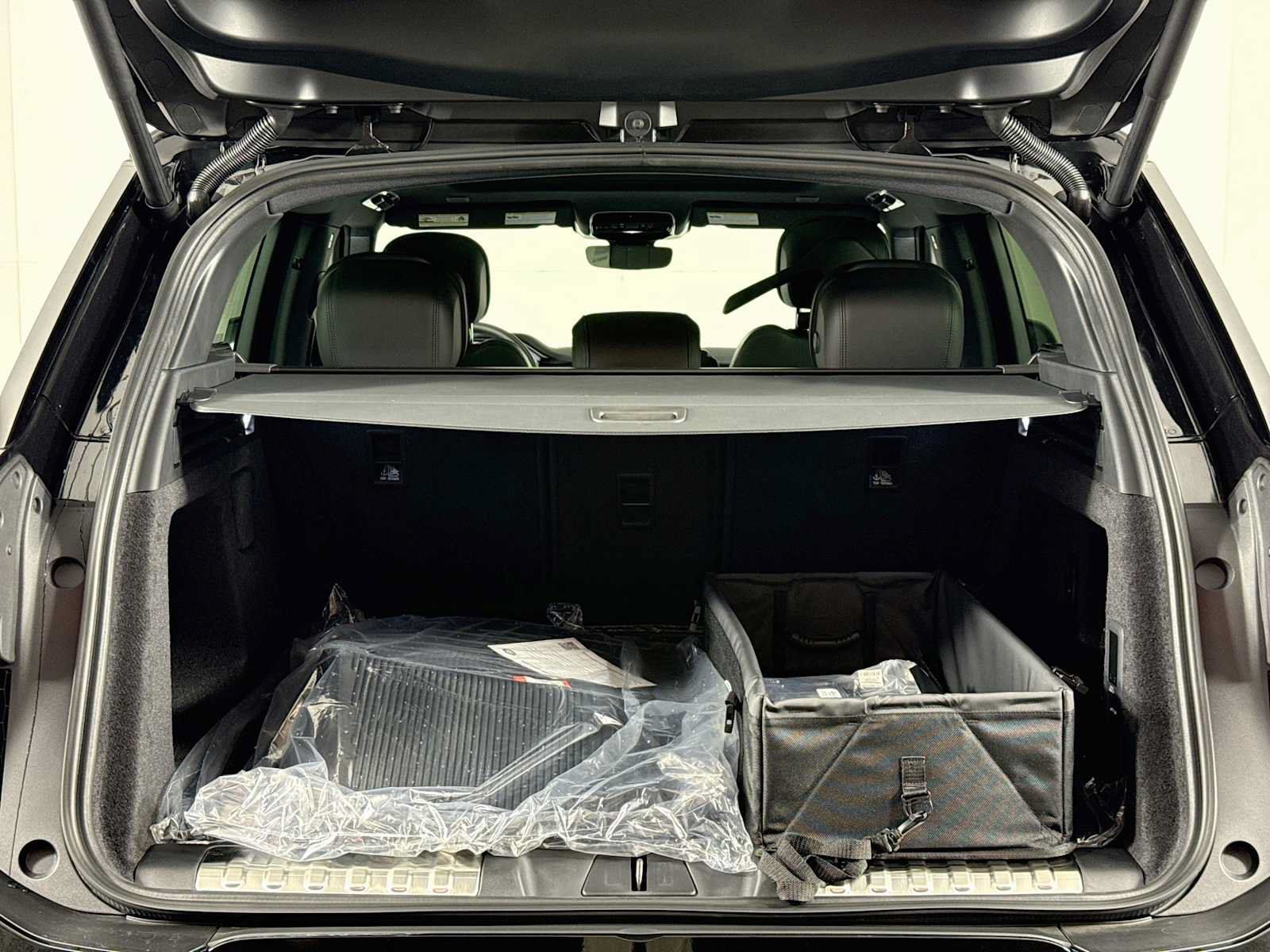 New 2026 Land Rover Range Rover Sport Dynamic SE AWD/4WD image 24